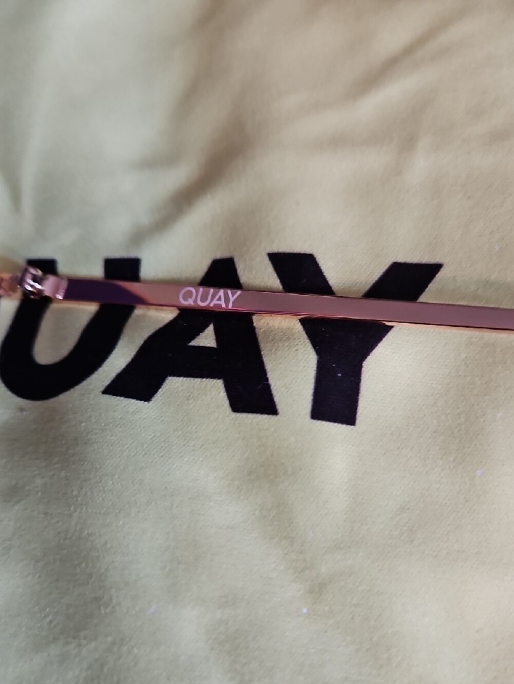 NWOT Quay Australia Rose Gold Aviator Sunglasses with Gradient Brown-Gray Lenses - Picture 4 of 8